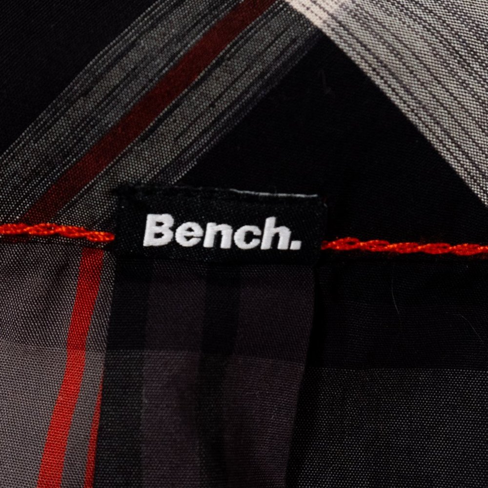 Bench Men’s Plaid Button Down Shirt Size Small Black Red Gray Long Sleeve - Picture 9 of 9